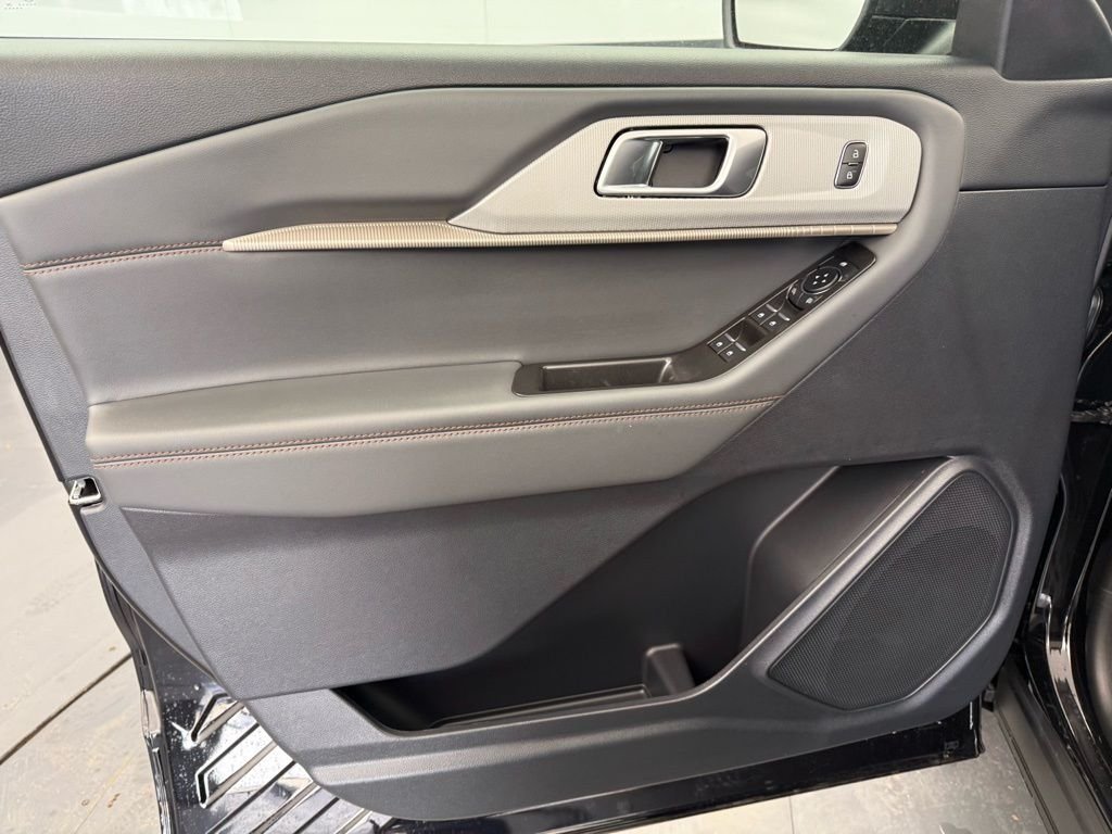 New 2026 Agate Black Metallic Ford Active image 25