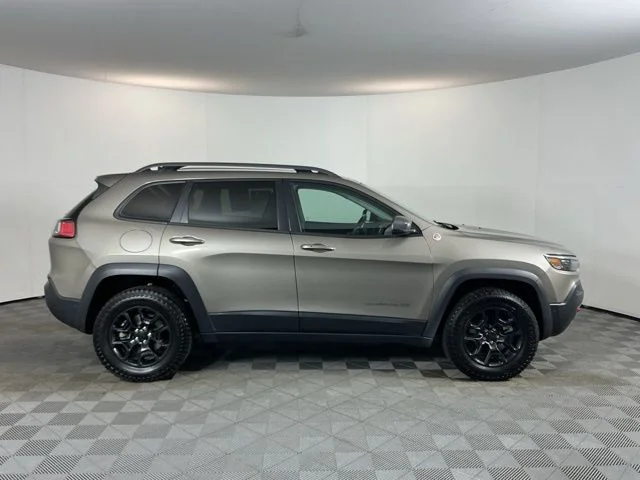 Used 2020 Light Brownstone Pearlcoat Jeep Trailhawk image 4