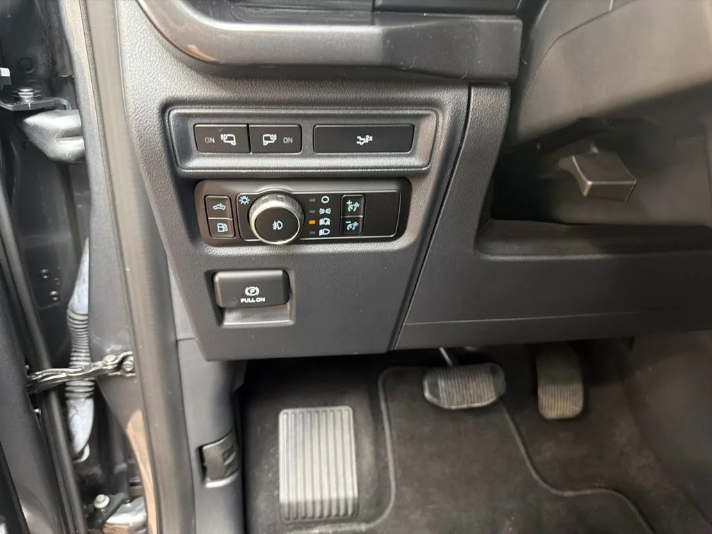 Used 2023 Gray Ford XLT image 23