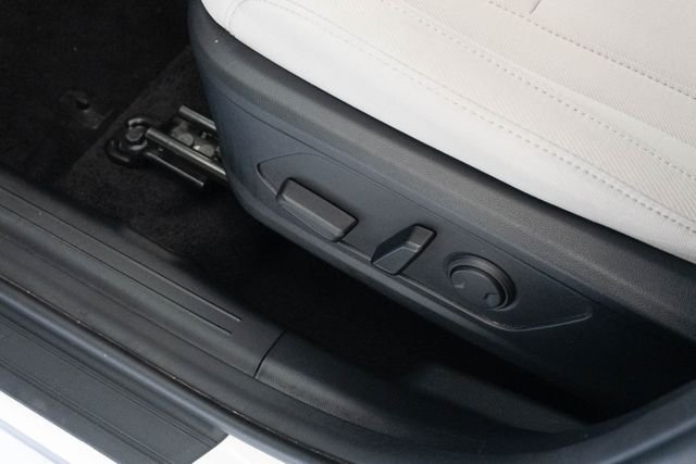 Used 2026 White Hyundai SEL image 4