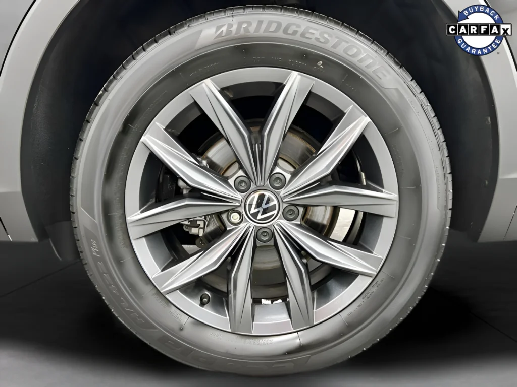 2022 Volkswagen Tiguan SE - Photo 22