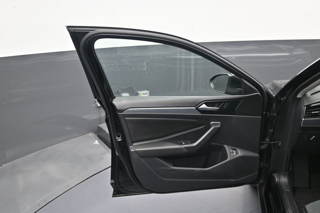 Used 2024 Black Volkswagen 1.5T SE image 12