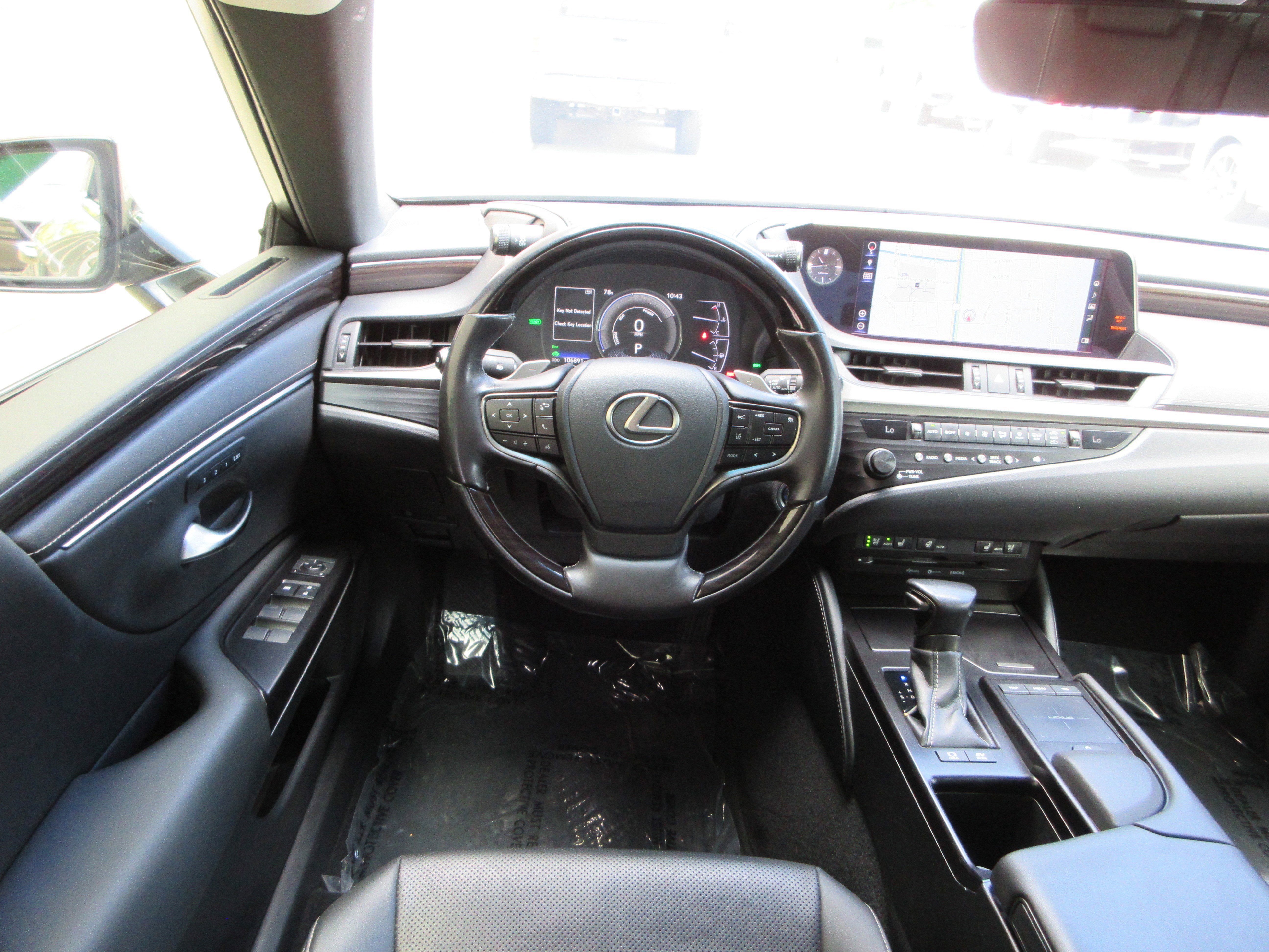 Used 2019 Atomic Silver Lexus 300h image 33