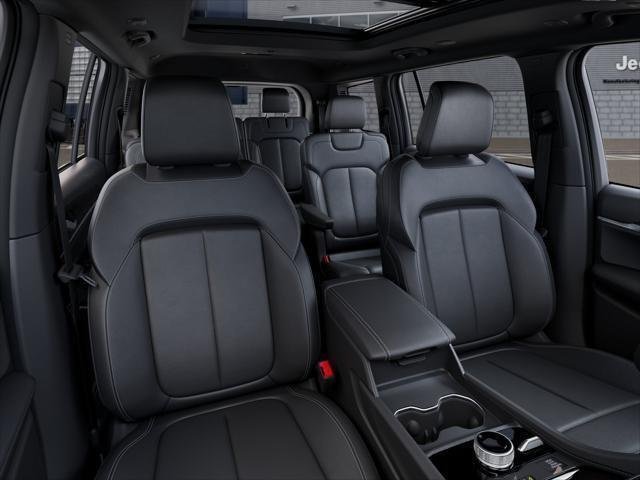 New 2026 Diamond Black Crystal Pearl-Coat Exterior Paint Jeep Limited image 9