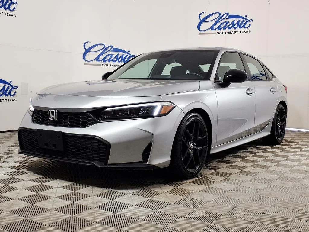 Used 2025  Honda Sport image 5