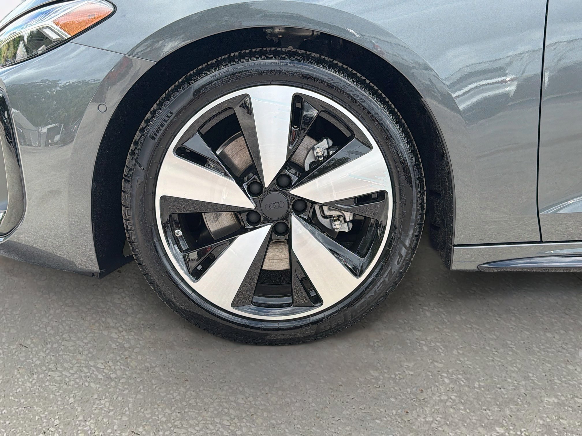 New 2026 Daytona Gray Pearl Effect Audi Premium Plus image 41