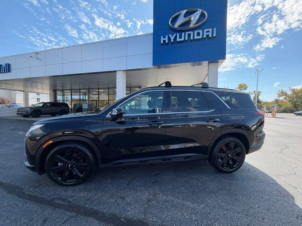 Used 2024 Black Hyundai XRT image 2