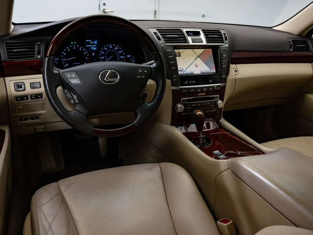 Used 2011 Obsidian Lexus 460 image 4