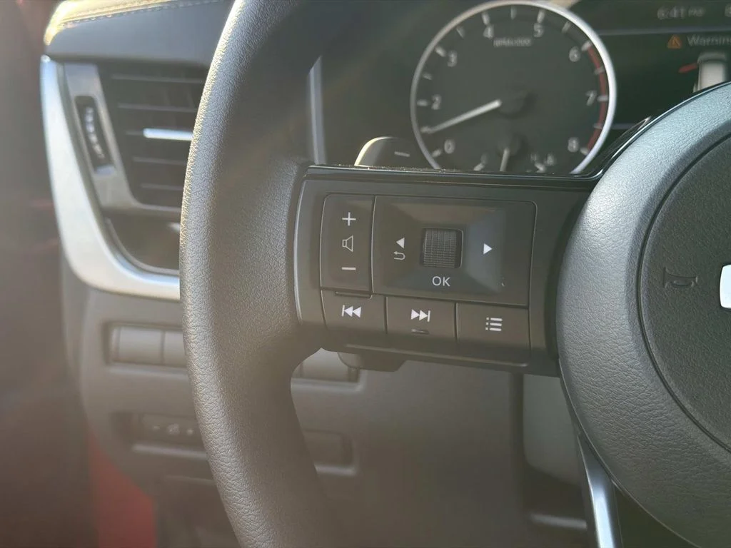 Used 2021 Red Nissan SV image 30