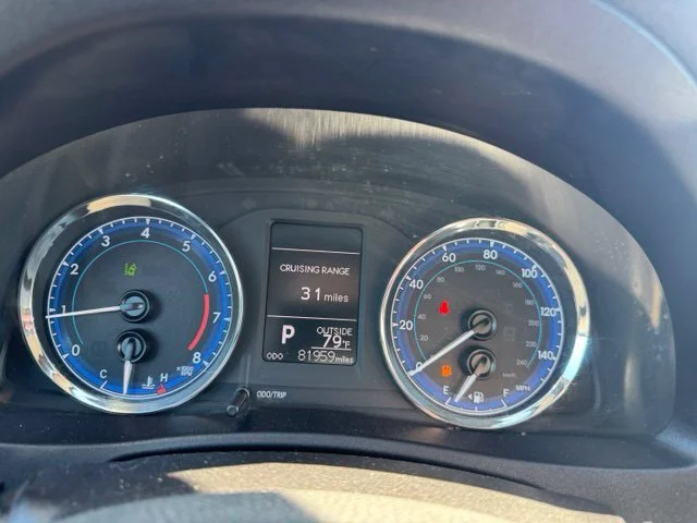 Used 2017 White Toyota L image 18