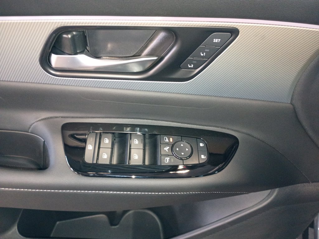 New 2027 Gun Metallic Nissan Platinum image 13