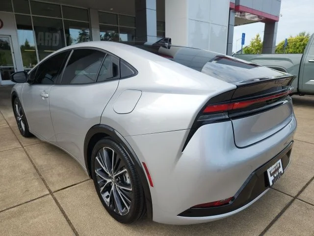 Used 2024  Toyota XLE image 10