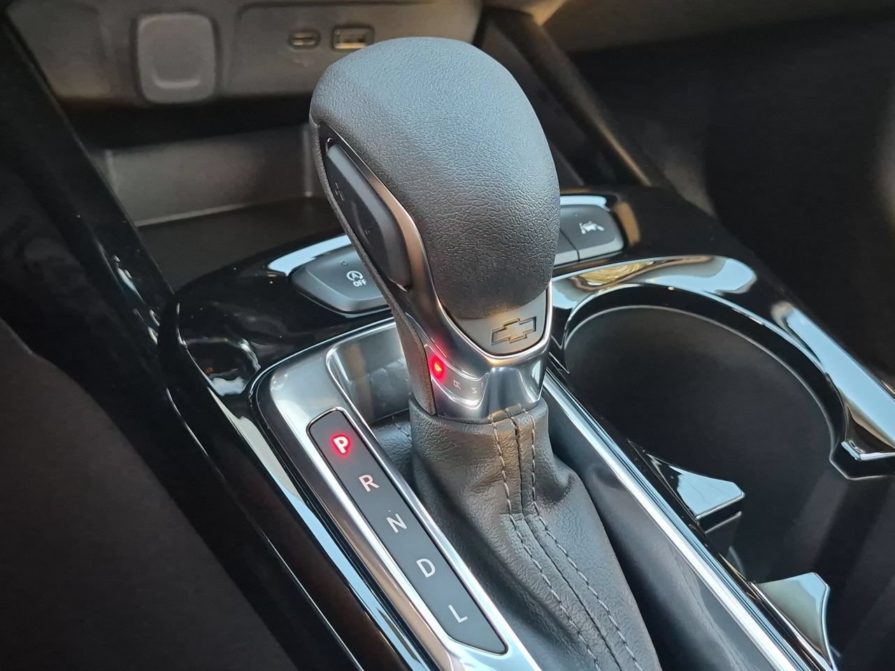 New 2026 Mosaic Black Metallic Chevrolet LT image 15