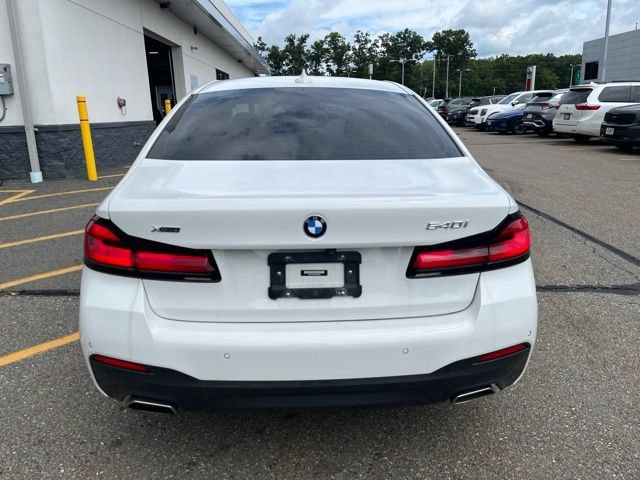 Used 2023 Alpine White BMW 540i xDrive image 4