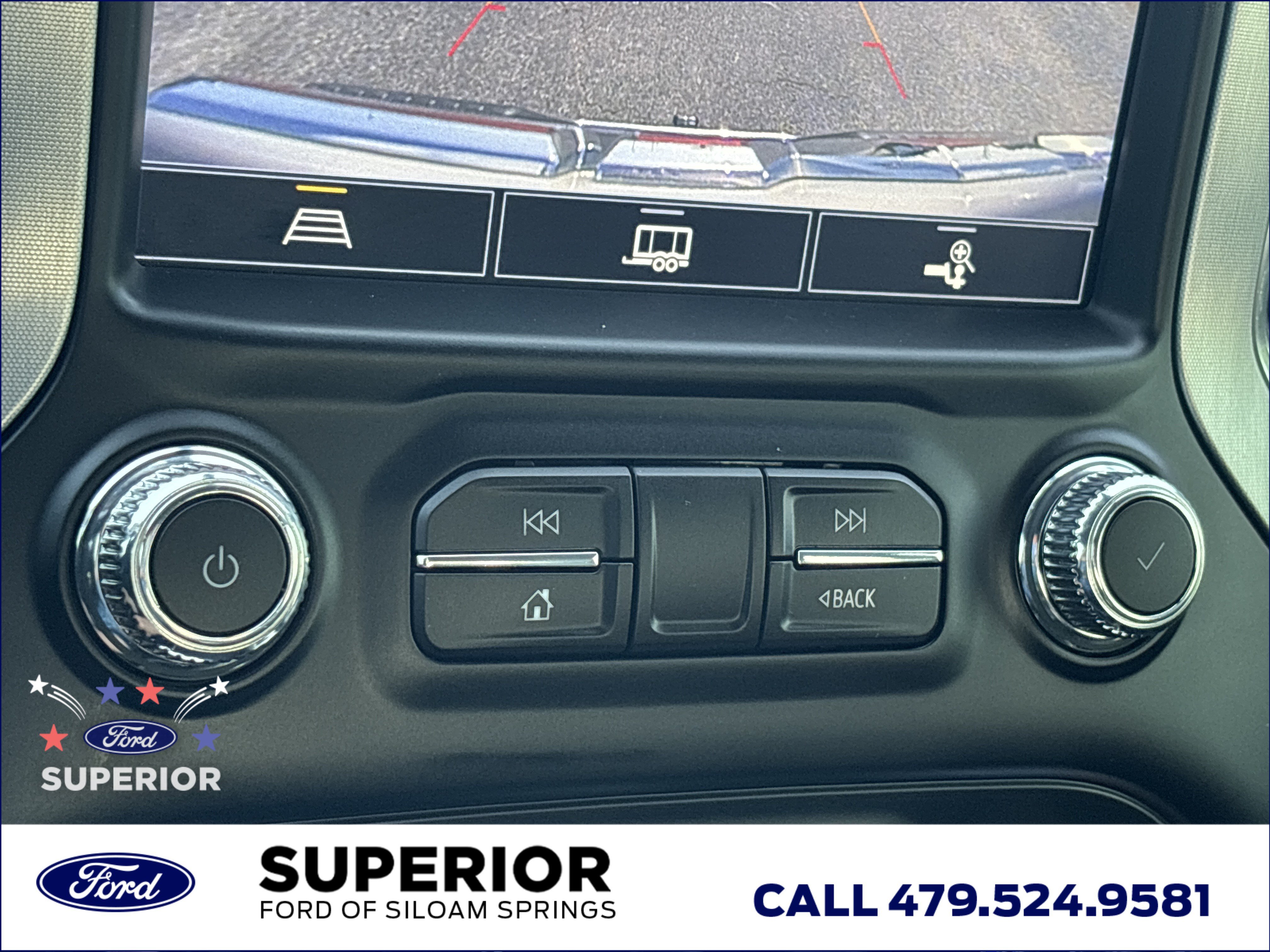 Used 2021 White Frost Tricoat GMC SLT 4WD image 36