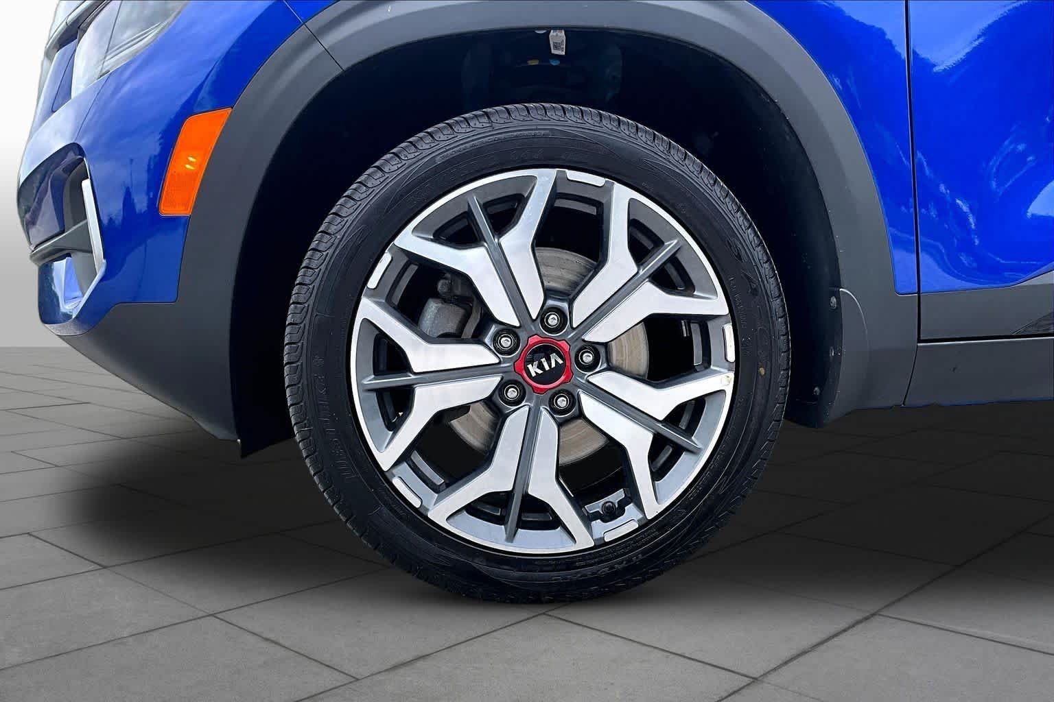 Used 2021 Neptune Blue Kia SX image 11