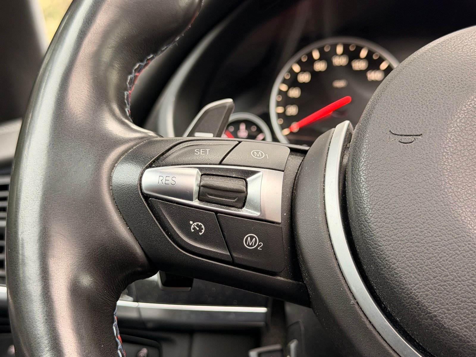 Used 2018 Silverstone Metallic BMW Base image 24