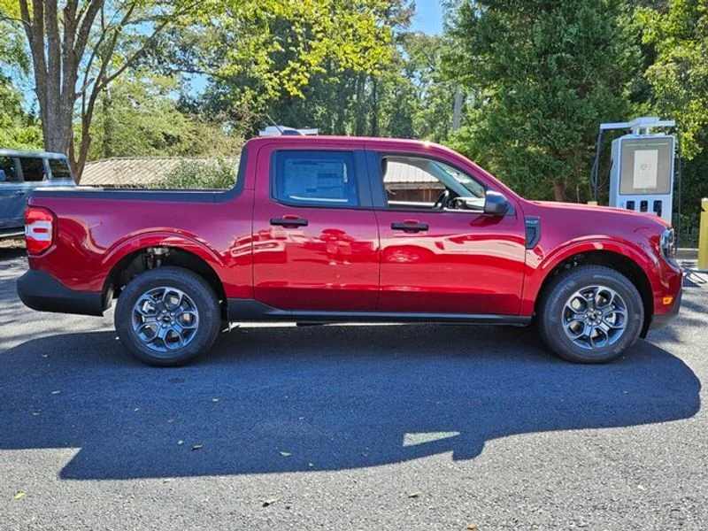 New 2025 Ruby Red Metallic Tinted Clearcoat Ford XLT image 14