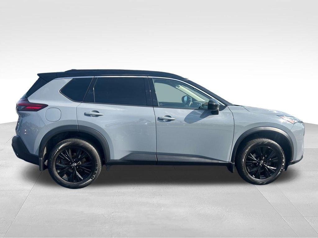 Used 2023 Gray Nissan SV image 6