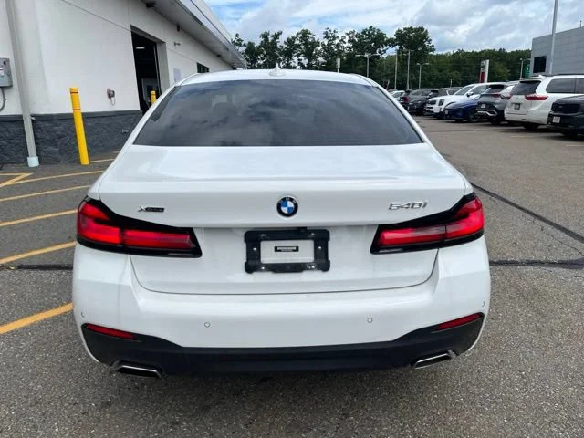 Used 2023 Alpine White BMW 540i xDrive image 4