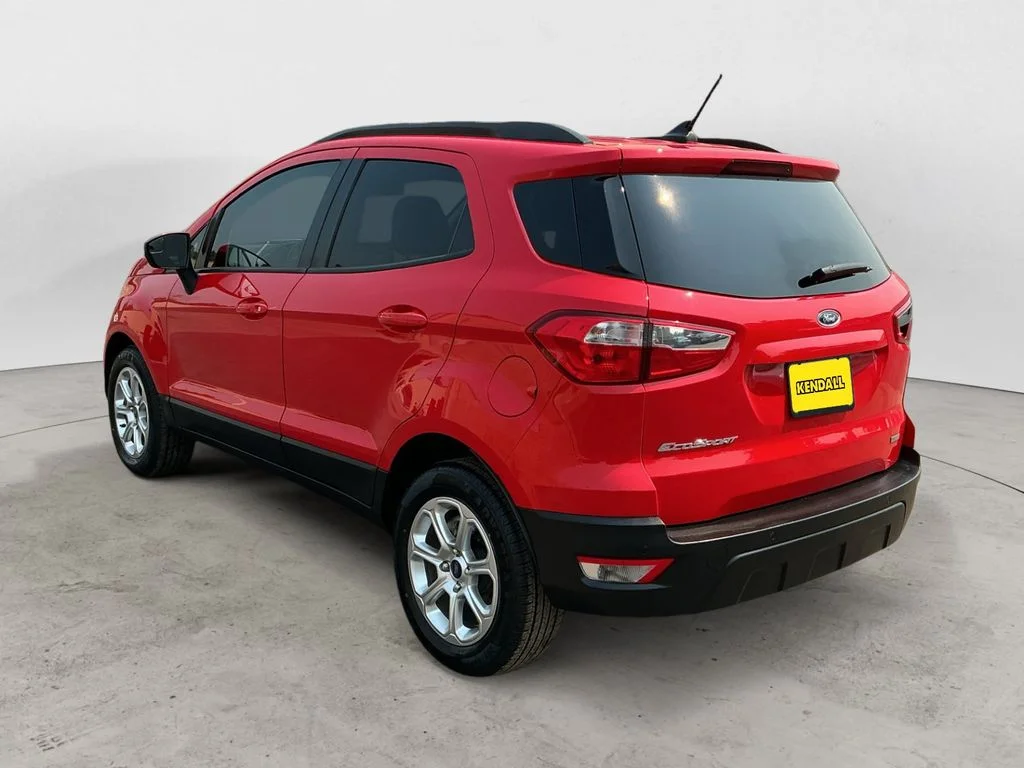 Used 2020 Red Ford SE image 7
