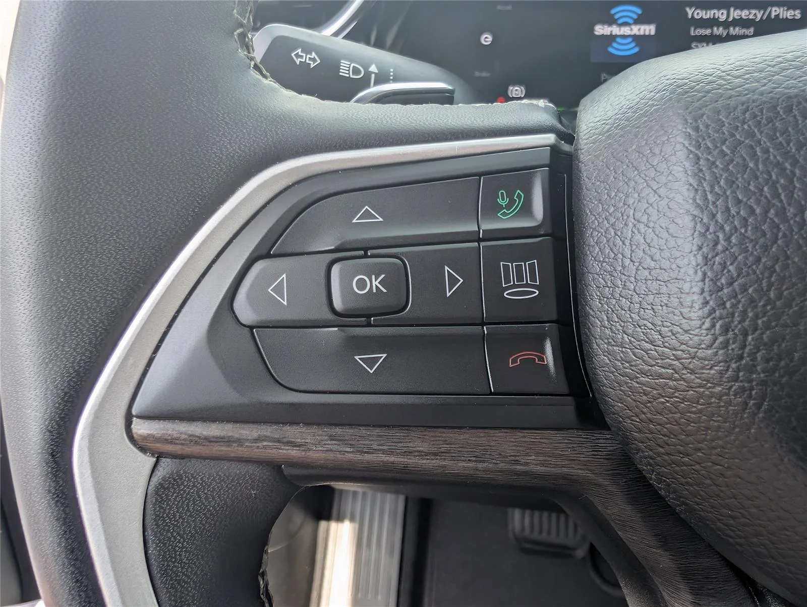 Used 2022 Silver Zynith Jeep 4x4 image 27