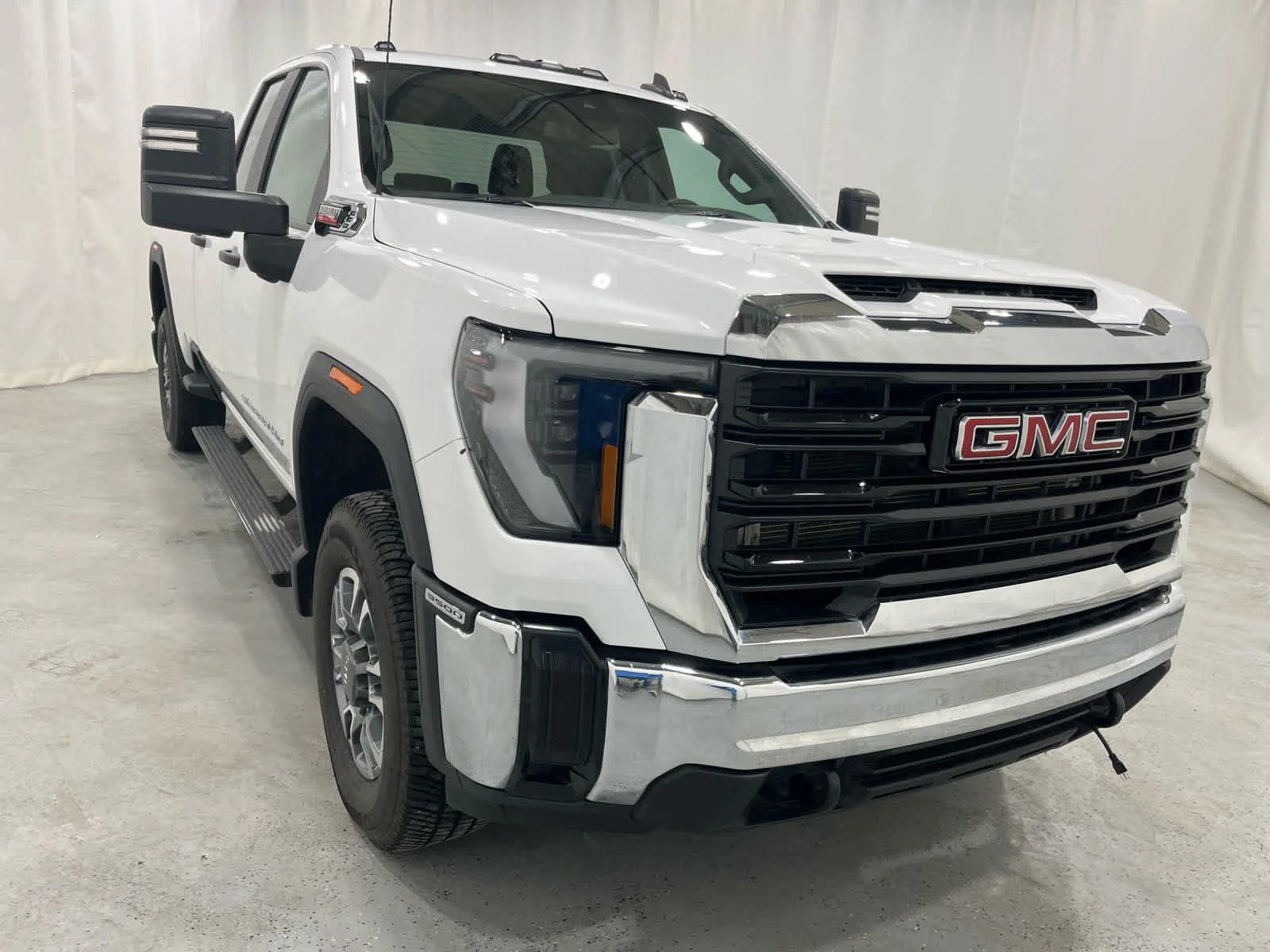 Used 2024 Summit White GMC Pro image 2