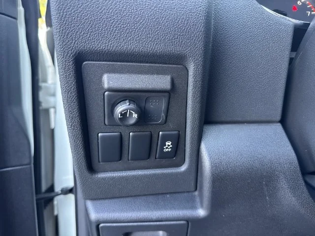 Used 2015 White Nissan S image 24