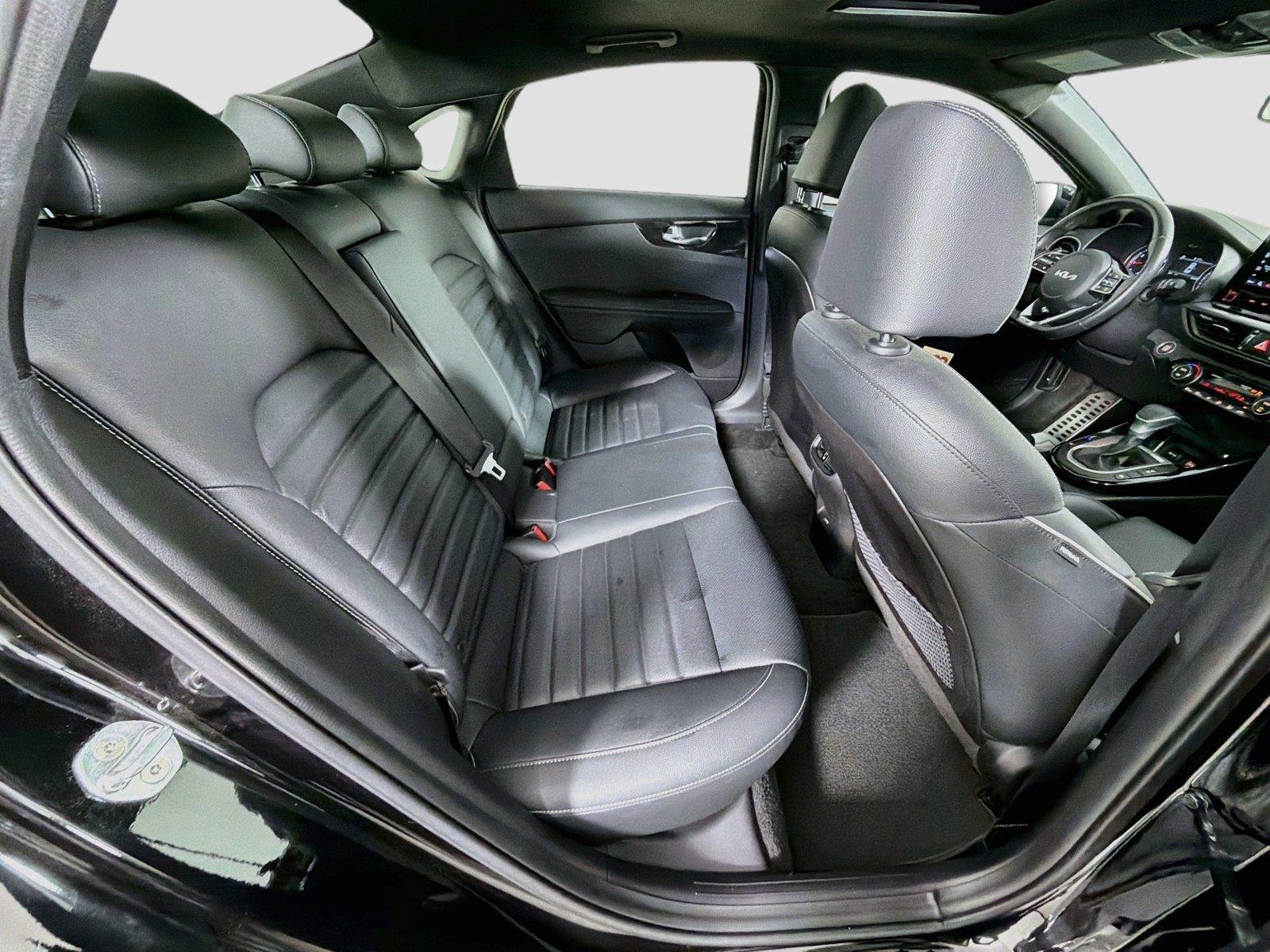 Used 2022 Aurora Black Kia GT-Line image 27