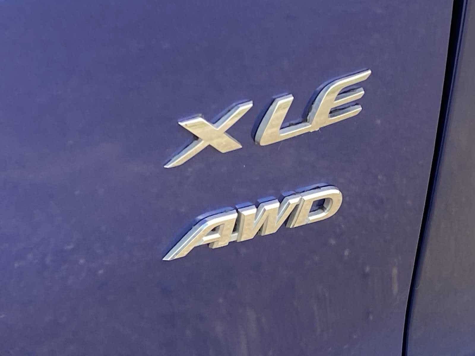 Used 2024 Blue Crush Metallic Toyota XLE image 27