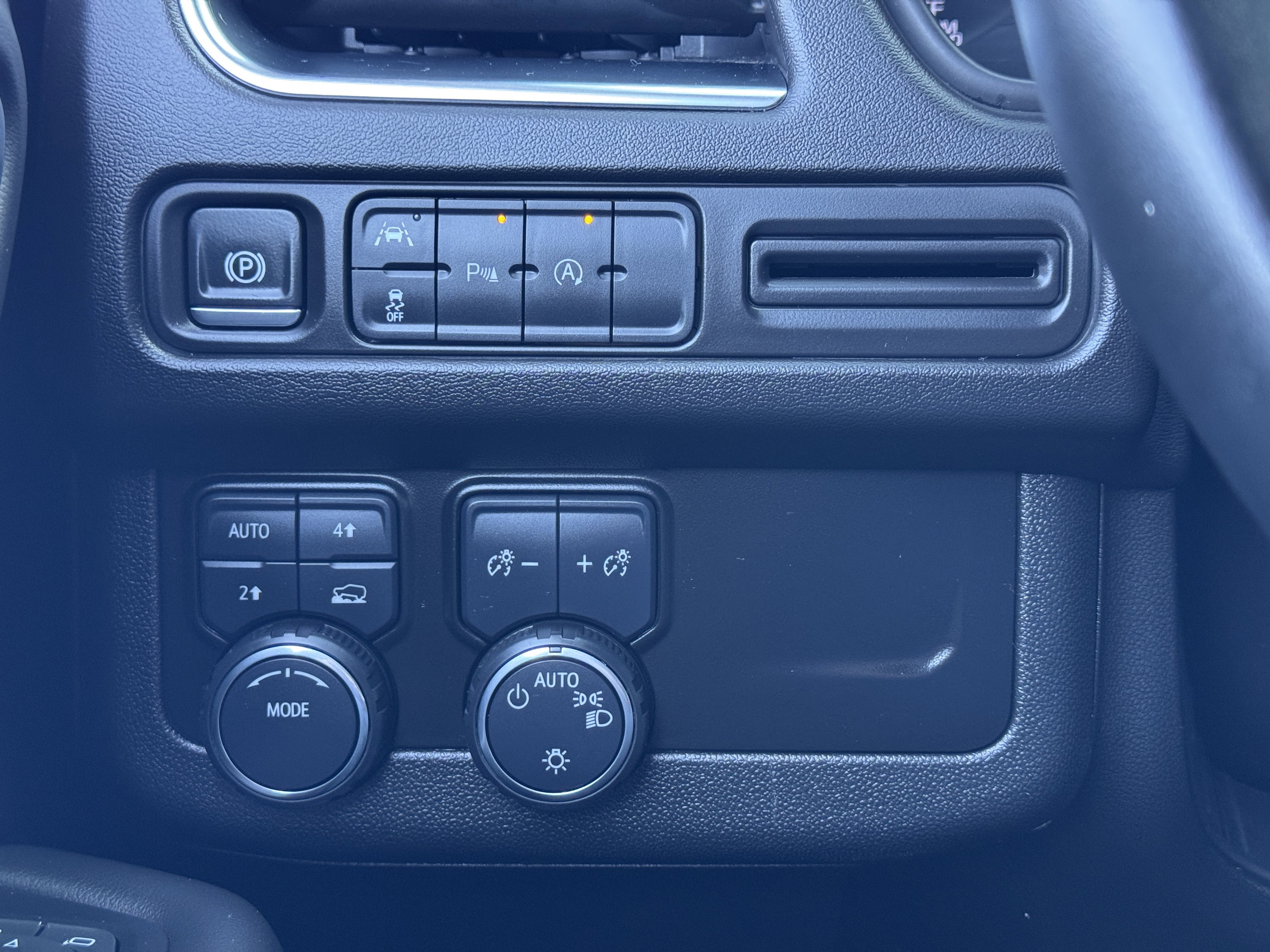 2024 Chevrolet Suburban LS - Photo 30