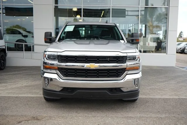 Used 2018 SILVER ICE METALLIC Chevrolet LT image 3