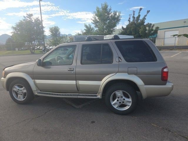 Used 2001 Tan INFINITI Luxury image 7