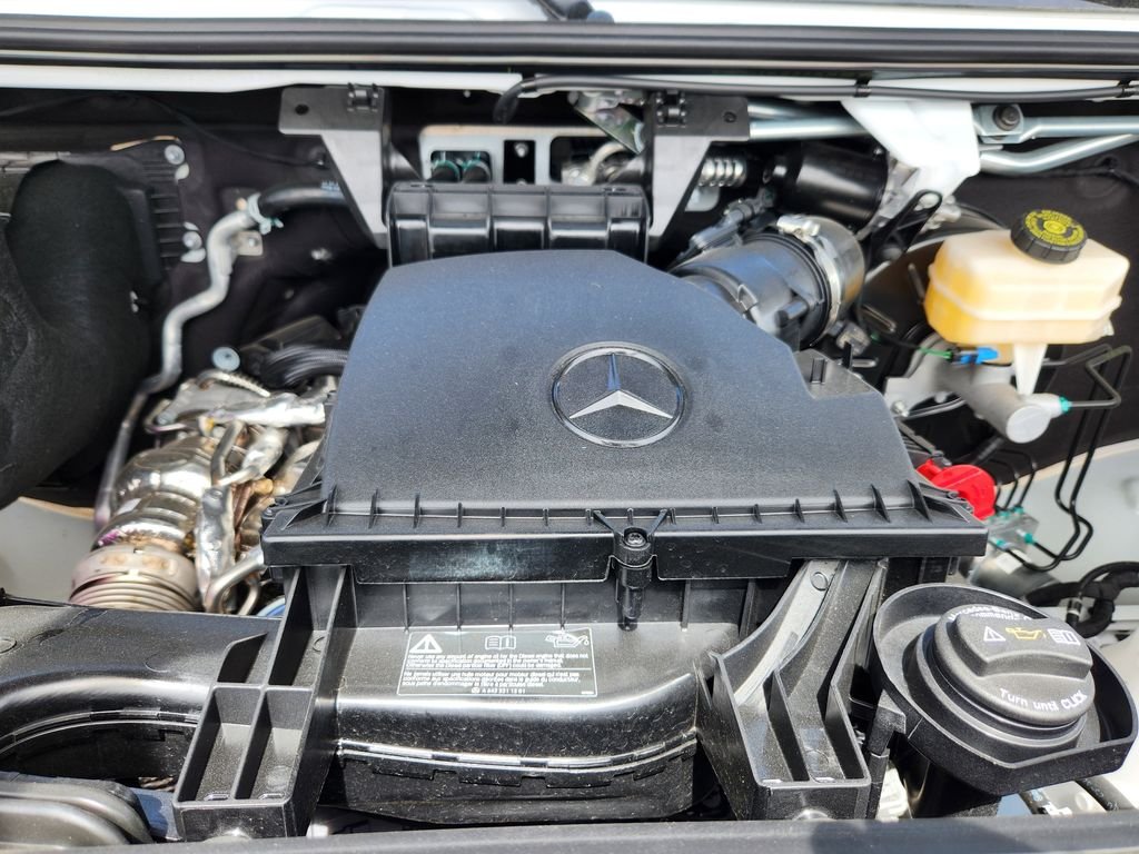 New 2026 ARCTIC WHITE Mercedes-Benz WORKER image 16