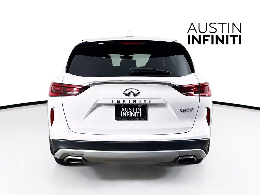 Certified Used 2024 White INFINITI PURE image 9