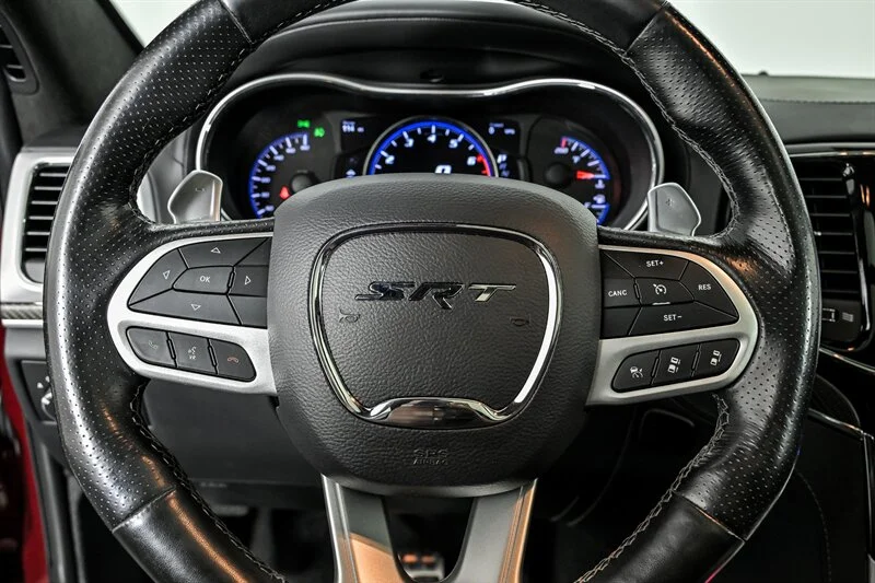 Used 2019 Velvet Red Pearl Coat Jeep SRT image 24