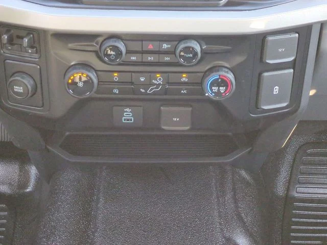 New 2026 Oxford White Ford F-250® XL image 19