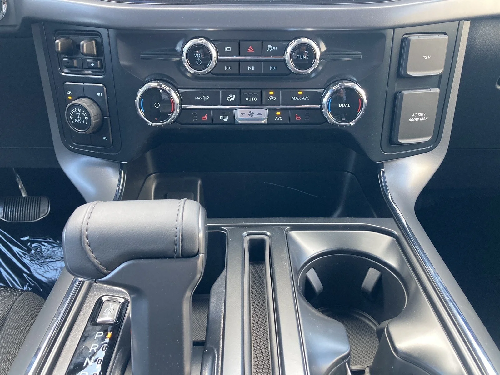 New 2026 Oxford White Ford XLT image 19