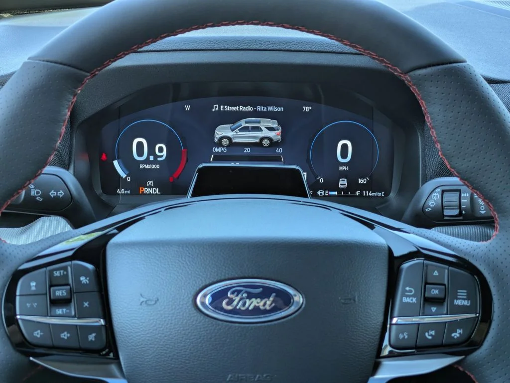 New 2026 Space White Metallic Ford ST-Line image 29