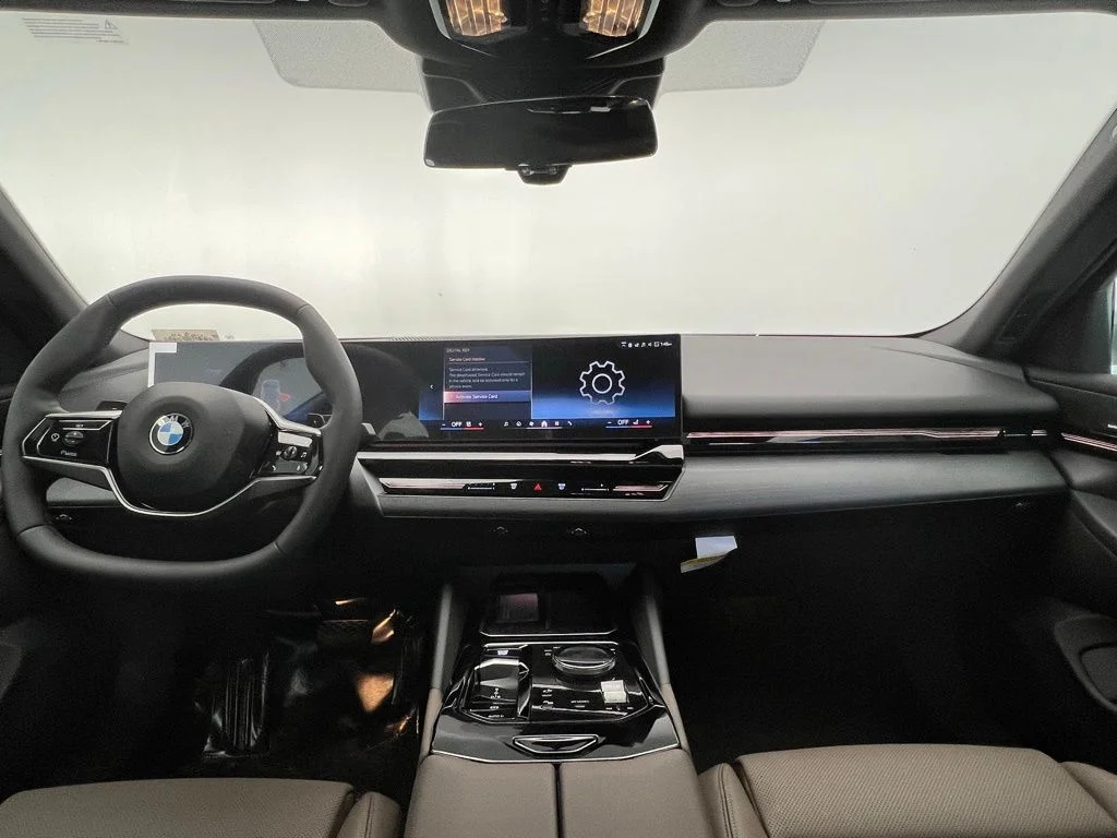 Used 2026 Cape York Green Metallic BMW 530i image 10