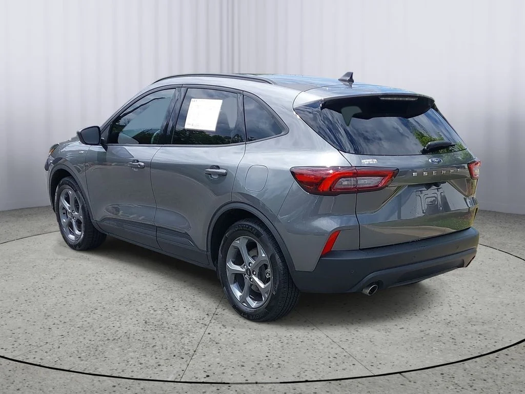 Used 2025 Gray Ford ST-Line image 5