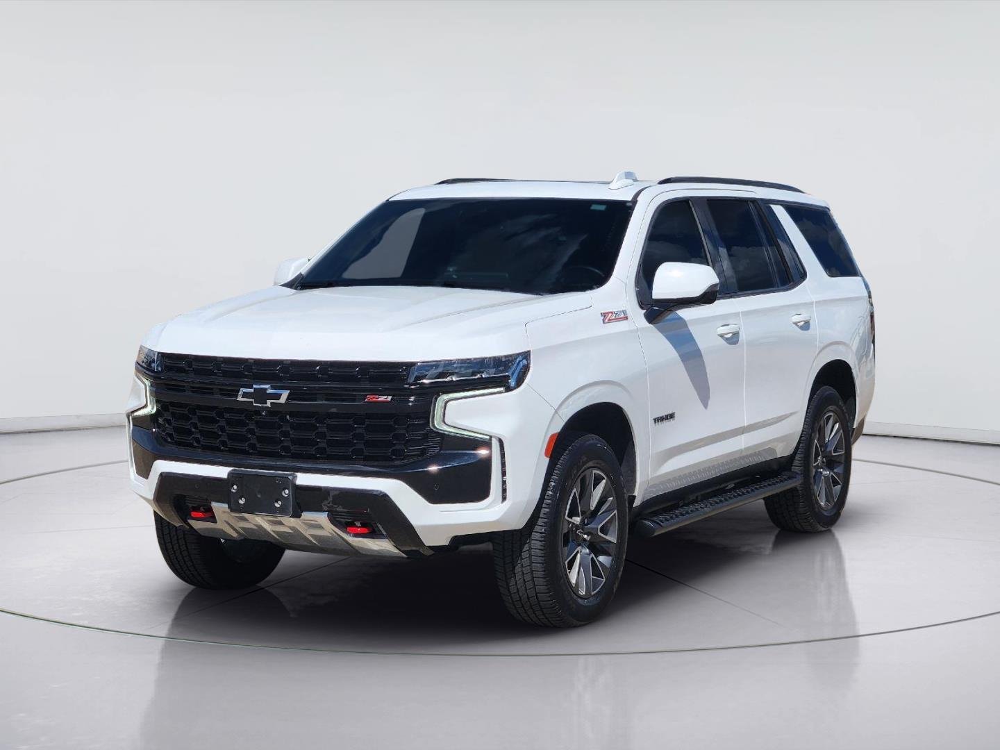 Used 2023 Summit White Chevrolet Z71 image 3