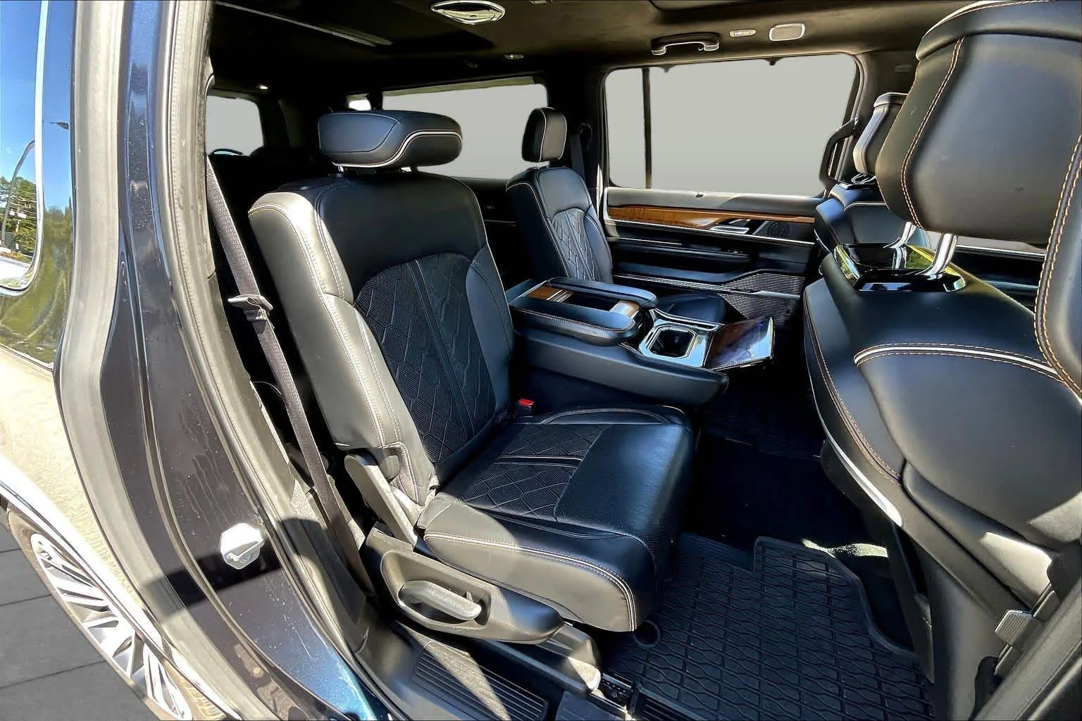 Used 2024 Midnight Sky Jeep Series III image 20