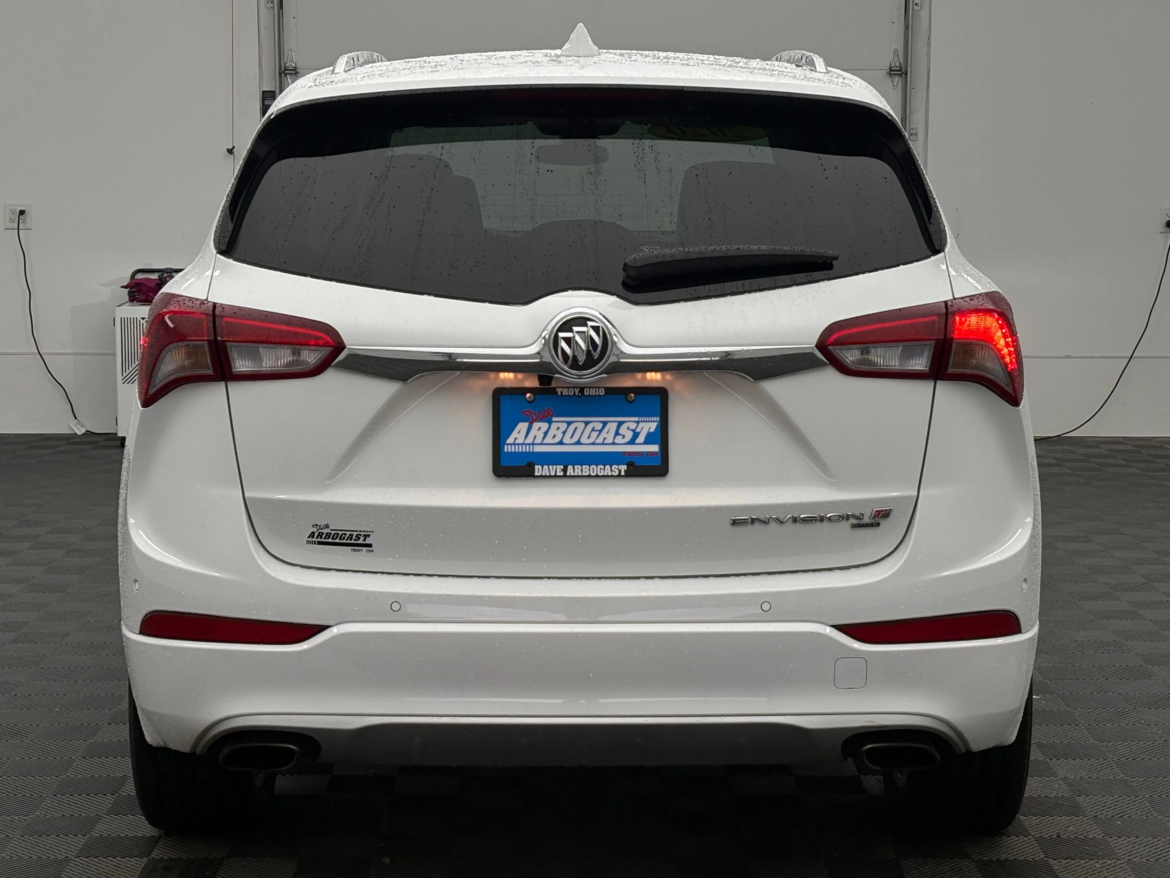Used 2020 SUMMIT WHITE Buick Premium II image 9