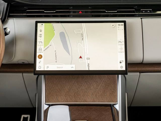 Used 2025 Icy White Gloss Land Rover SV image 18