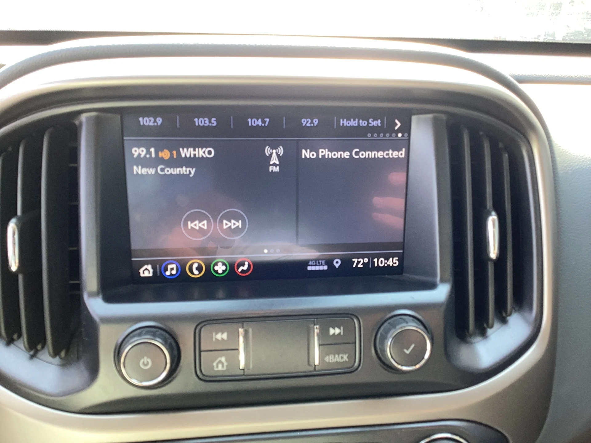 Used 2022 Black Chevrolet Z71 image 12
