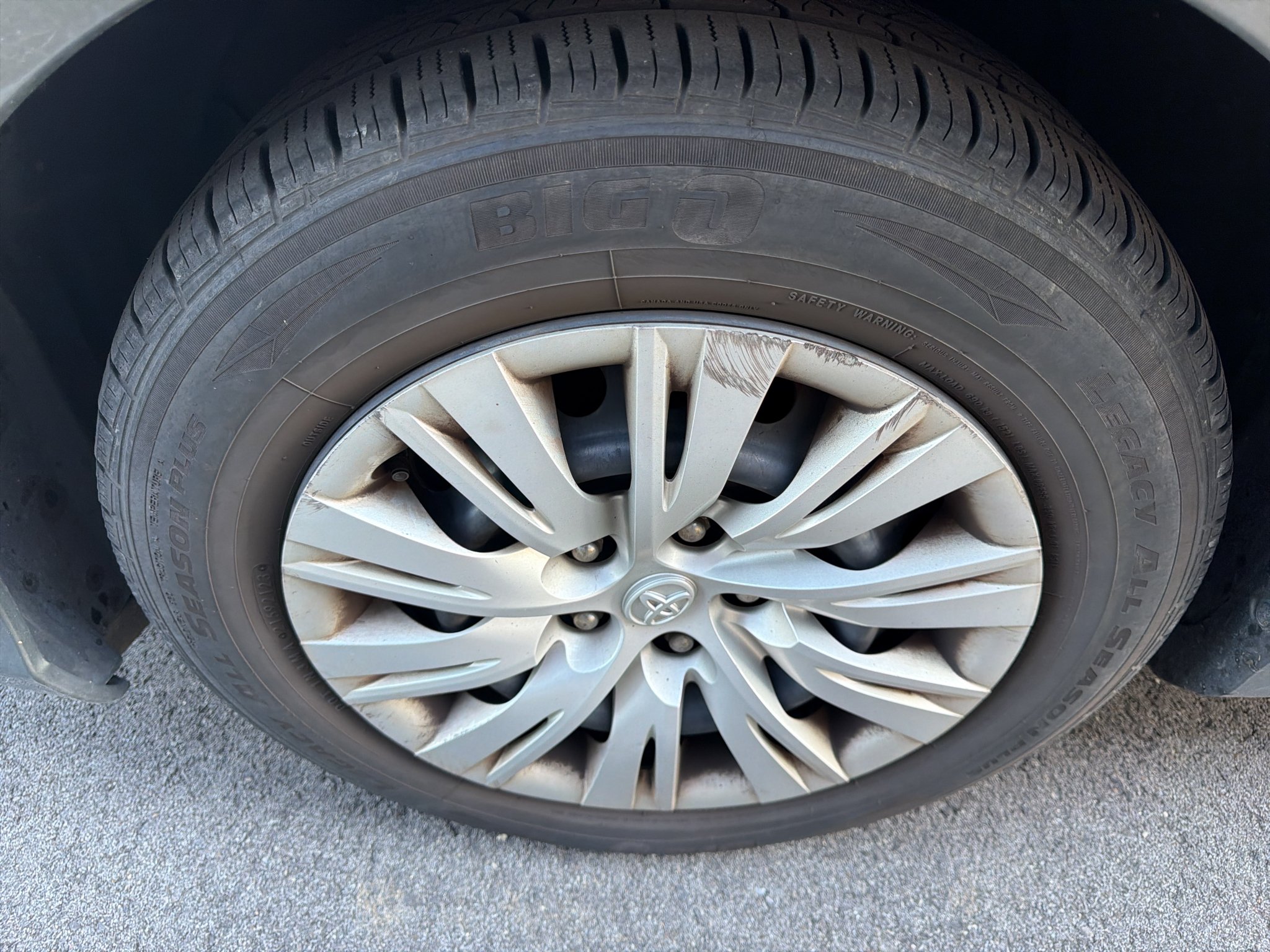 Used 2014 Cypress Pearl Toyota LE image 2