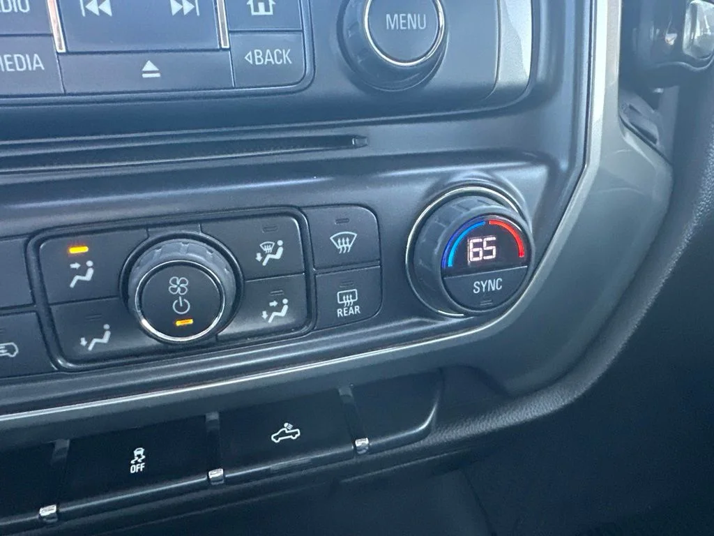 Used 2019 White Chevrolet LT image 19