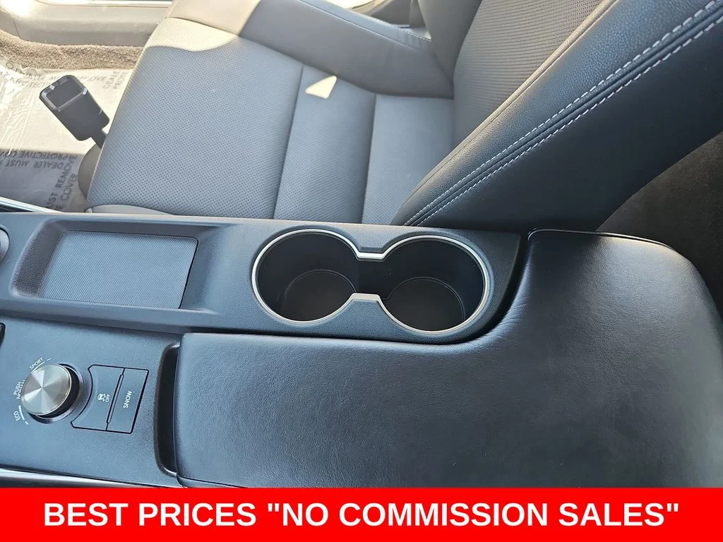 Used 2020 White Lexus 300 image 22