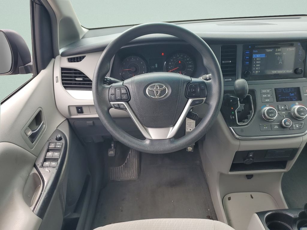 Used 2015 Gray Toyota LE image 12